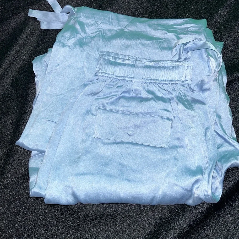 Skims Silk Cargo Pant Glacier - Picture 5 of 5